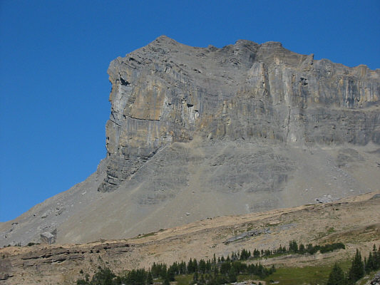 I wonder if that knife-edge is climbable...