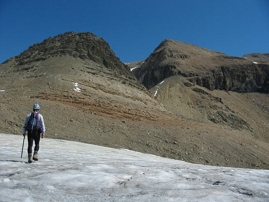 It took me about 20 minutes to cross the glacier.