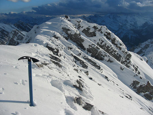 Because of the cornices on the left and the steep slope on the right, it was rather tricky to get to this vantage point.