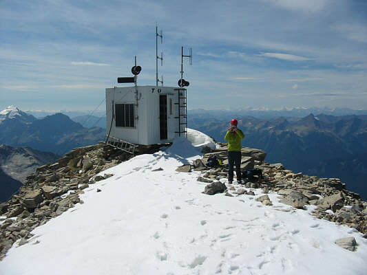 If you go inside the hut to sign the register, don't close that door behind you, or else you may have to exit through the back window!