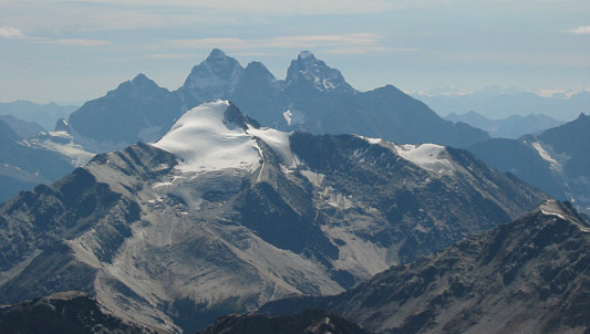 It's interesting that the glacier on Mount Owen isn't indicated on my topo map.