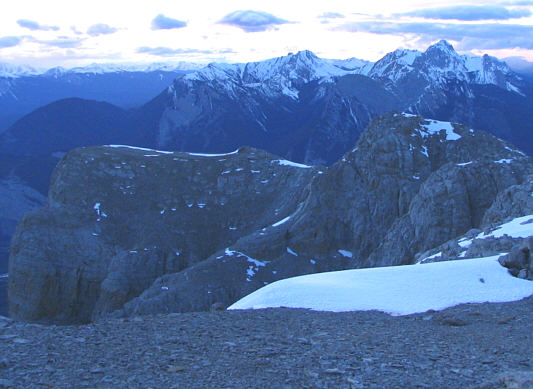 The wind begins to pick up here at 8:32 PM.