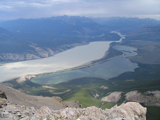 It's funny how the colour of one lake is different from the other.