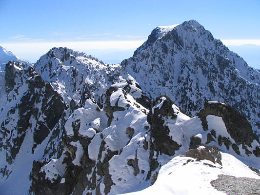 Traversing over there doesn't look very inviting!