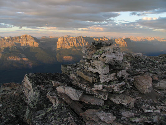 This is the same summit cairn pictured on Dow Williams' website.