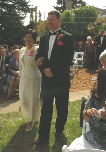 Nice clotheslines in the background!