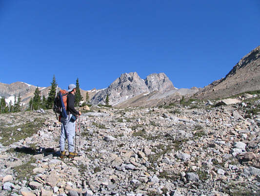 For some reason, I thought Quartzite Col was straight ahead to the right.