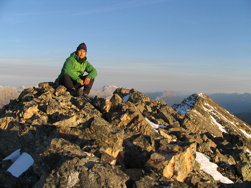 There was no cairn here, so I built a small one before leaving.