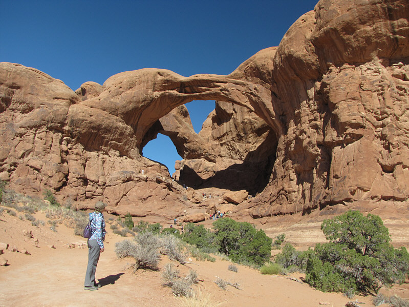 I wonder how early you have to get here to NOT see people...