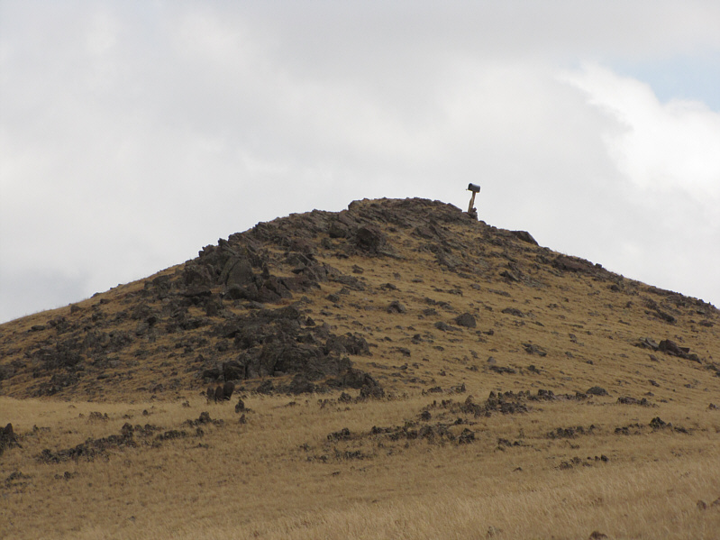 I'd hate to be the mailman that had to deliver to this mailbox!