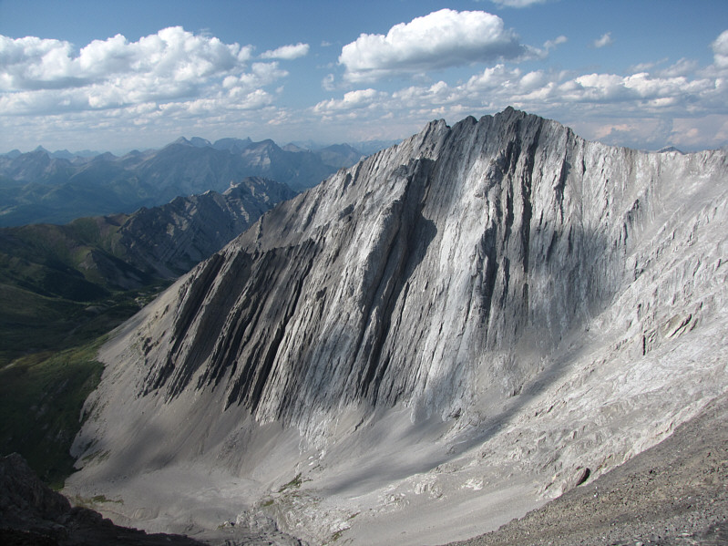 Doesn't look easy to ascend from here...