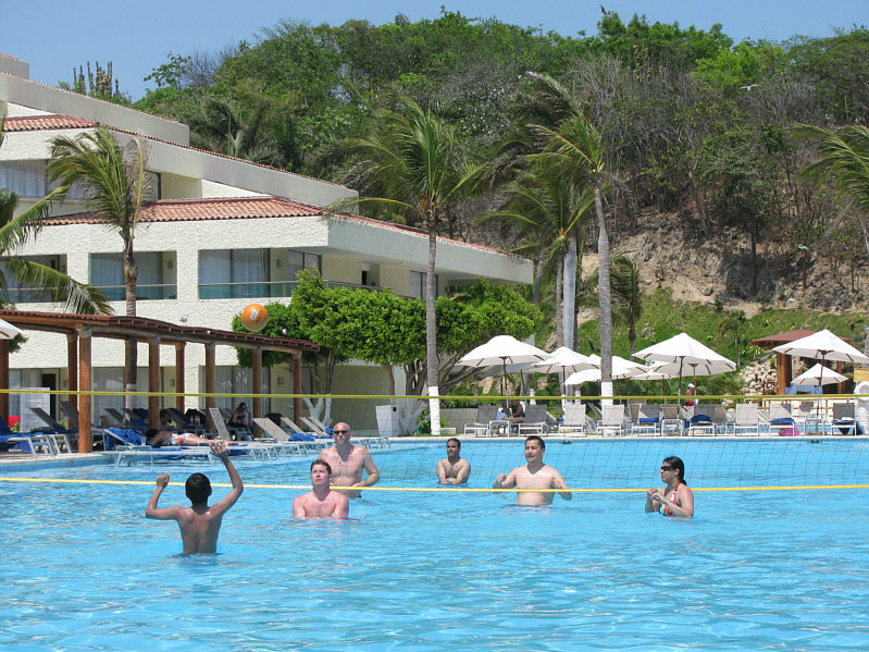 Actually, this wasn't much worse than the 'real' beach volleyball I played only a couple of days ago at the resort.