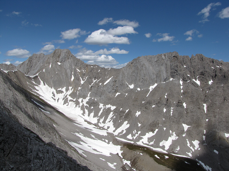 If you look carefully, you can spot a hole in the ridge!
