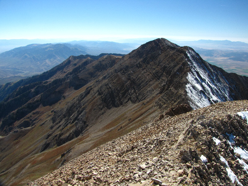 The south summit is only a mere 15 metres lower than the north summit.