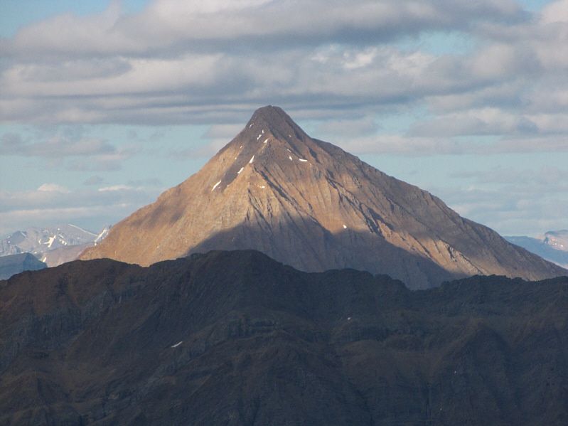 The more I see this peak, the more I want to climb it!