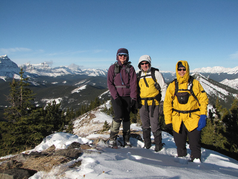 Hmmm...I kinda look like a fat banana! And what's with the mismatched glove and mitten?!