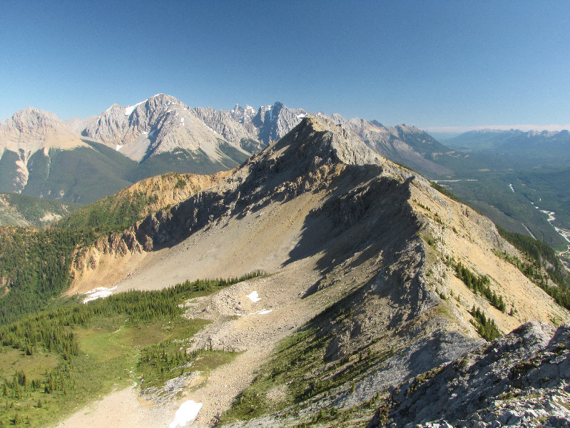 I really enjoyed the descent of this ridge.