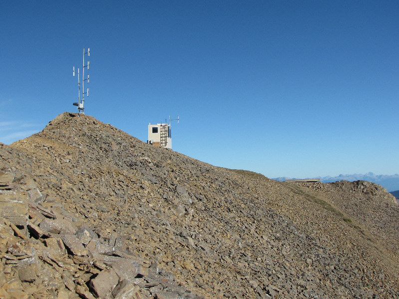 I wonder if it picks up HDTV signals...