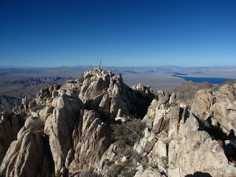 My GPS gave the rock fin an elevation of 1711 metres...