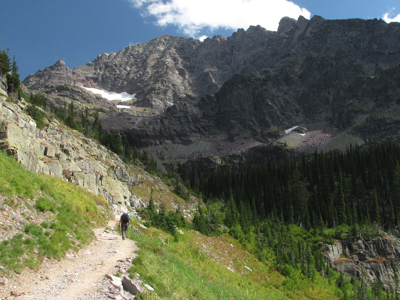 The peak ahead is the southwest outlier of Gunsight Mountain.
