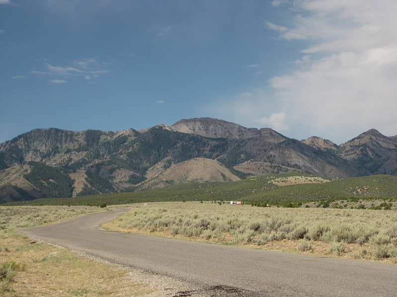 The road is 2WD all the way to the trailhead!