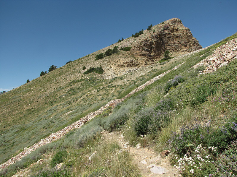 Very easy hiking up the east ridge!