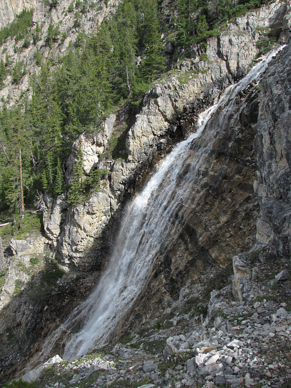 I wonder if this is an ice climb during the winter...