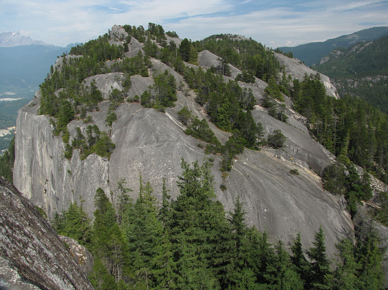 Unfortunately, there is no easy route down this side of 1st Peak to get to 2nd Peak unless you have a rope.