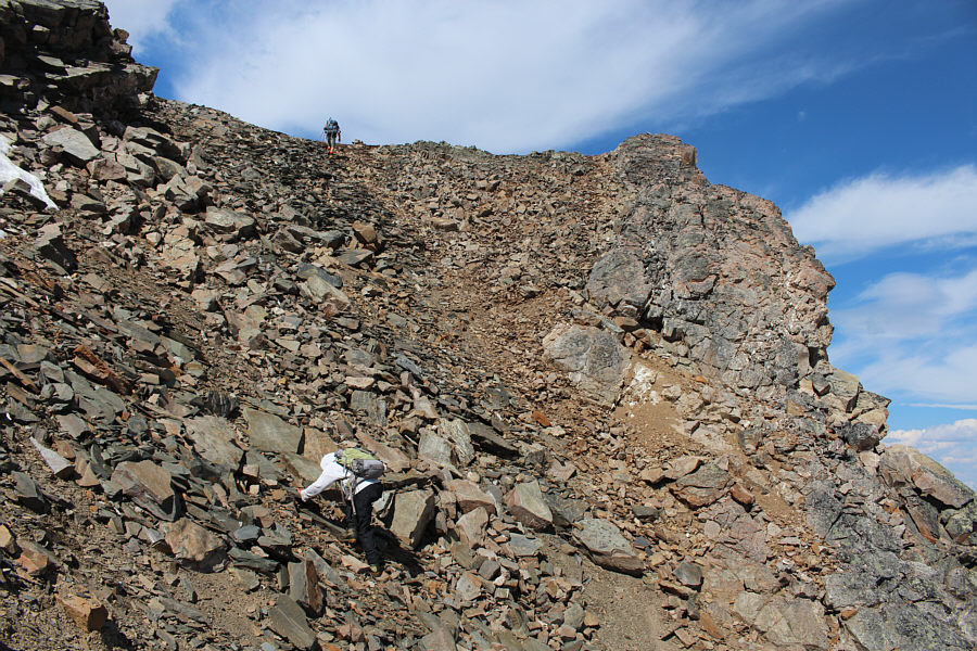 Look, Mr. Frodo! We're almost there!!