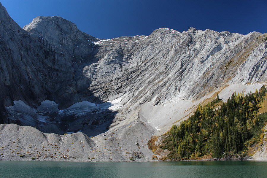 Frozen Lake is difficult to photograph without a wide-angle lens.