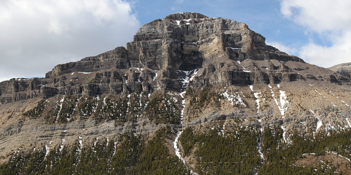 I was never really interested in Association Peak before this day, but I guess I need to climb it now...