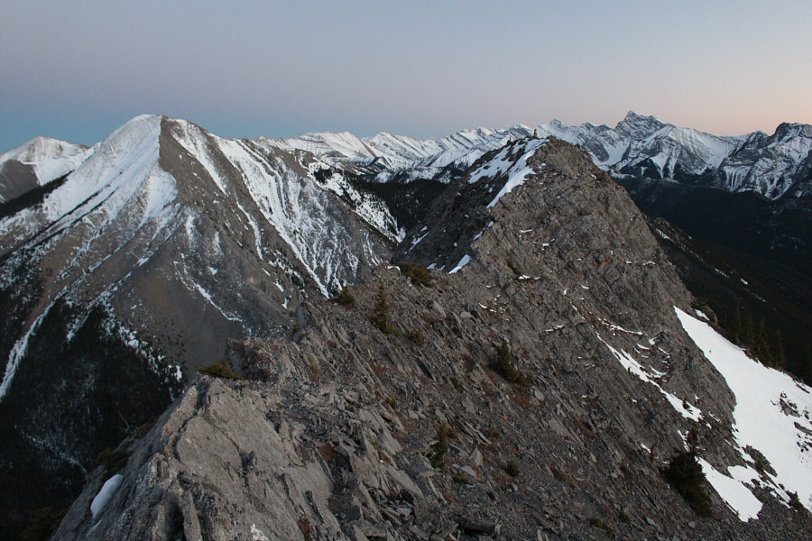 Very enjoyable ridge-walking here! Too bad I was in such a rush to get off this mountain!