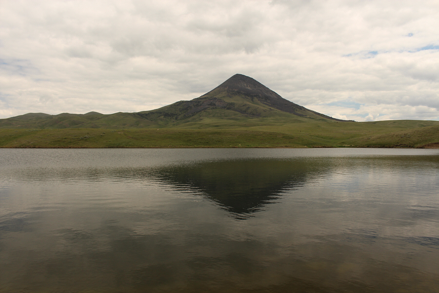 This is a popular fishing hole.