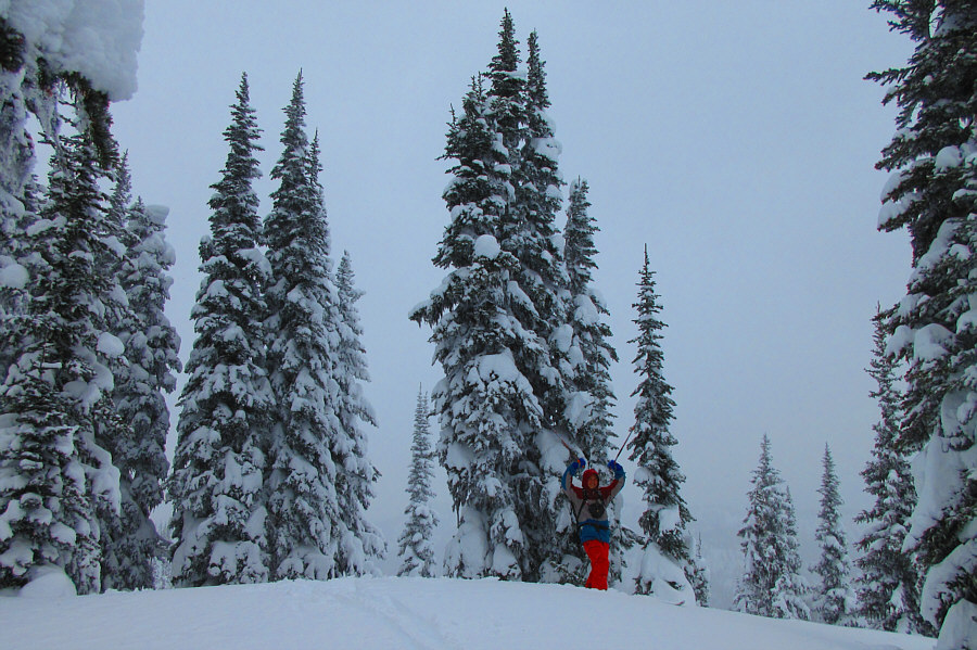 Sonny osiąga szczyt Trawnik Góry (1895 m).