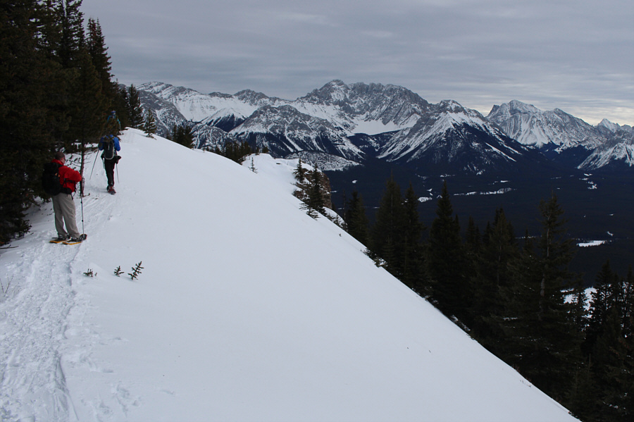 Of course, the clouds roll in just as we get to the top!! :-(
