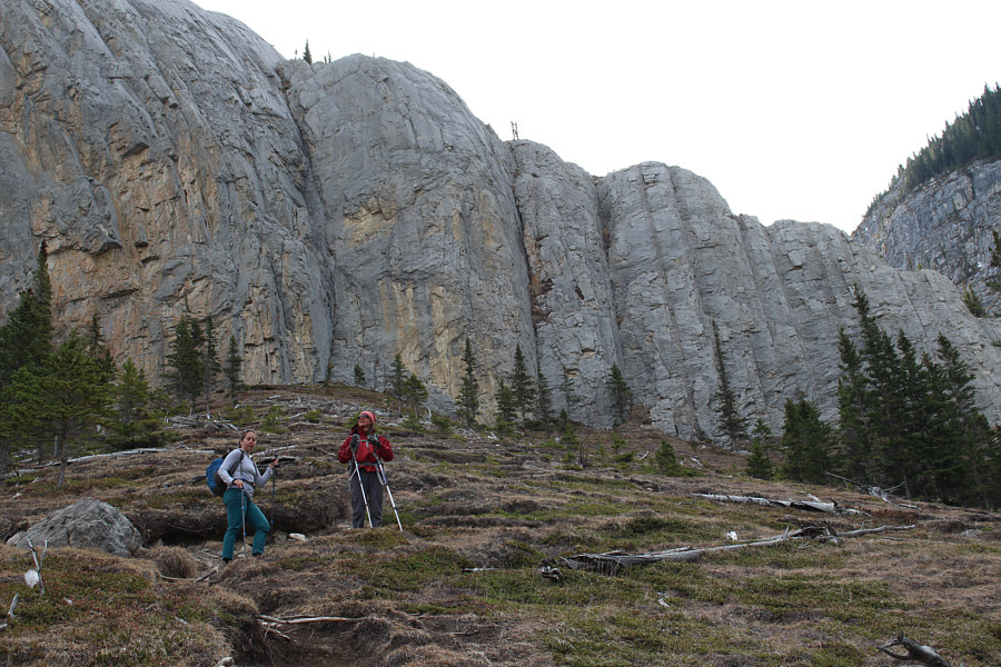 Surprisingly, nobody is climbing here this Saturday morning...perhaps too early in the day still?