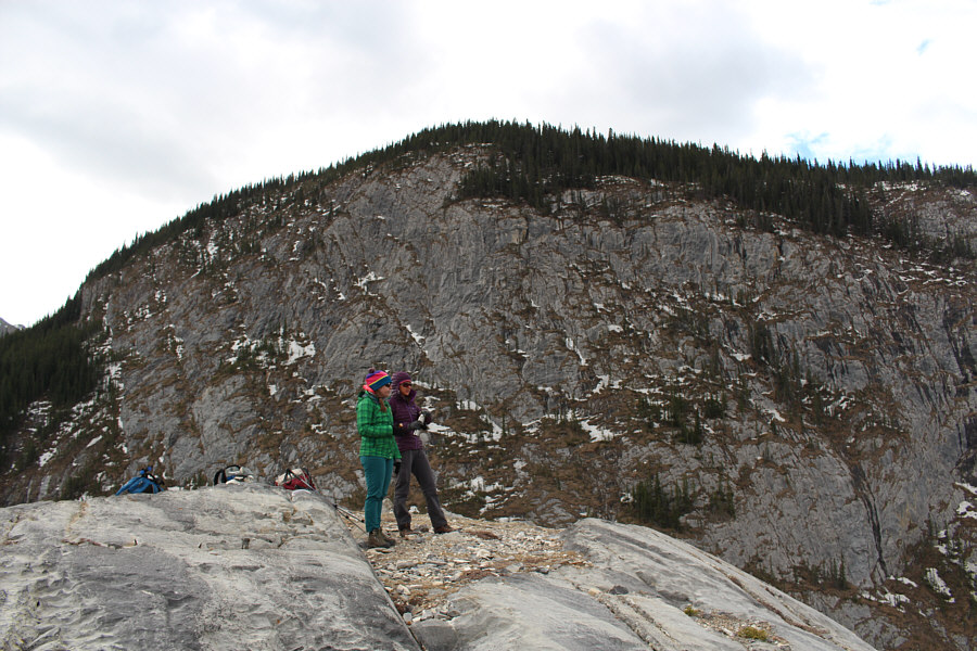 Syncline Ridge looks like it might be a moderate to difficult scramble.