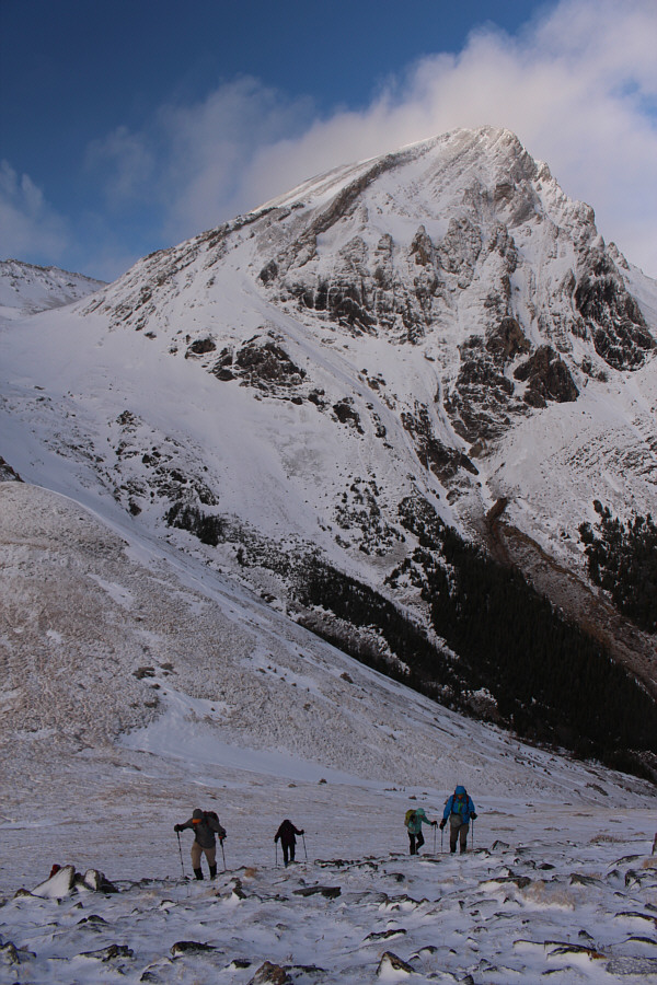 Can you spot the Mist Mountain hot spring?
