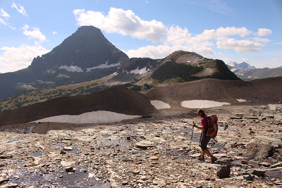 Most tourists walk behind the moraine blissfully unaware of this wonderful area.