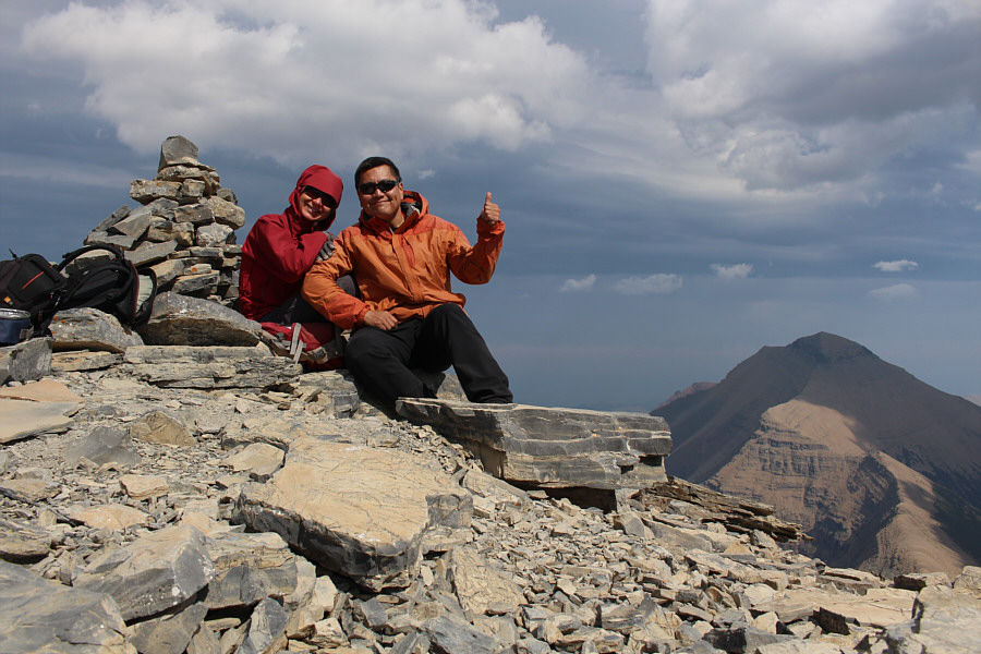 It took us about 2.5 hours to traverse between the two summits.