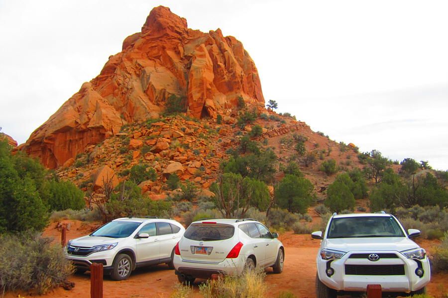 Although camping is illegal here, it is okay to park cars overnight...