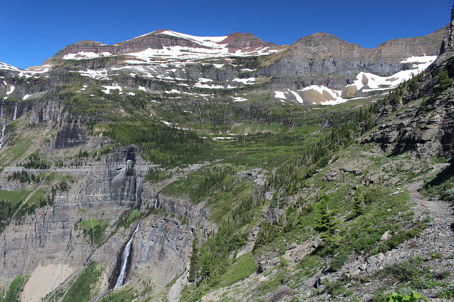 A very picturesque cirque...all that is missing is a lake!