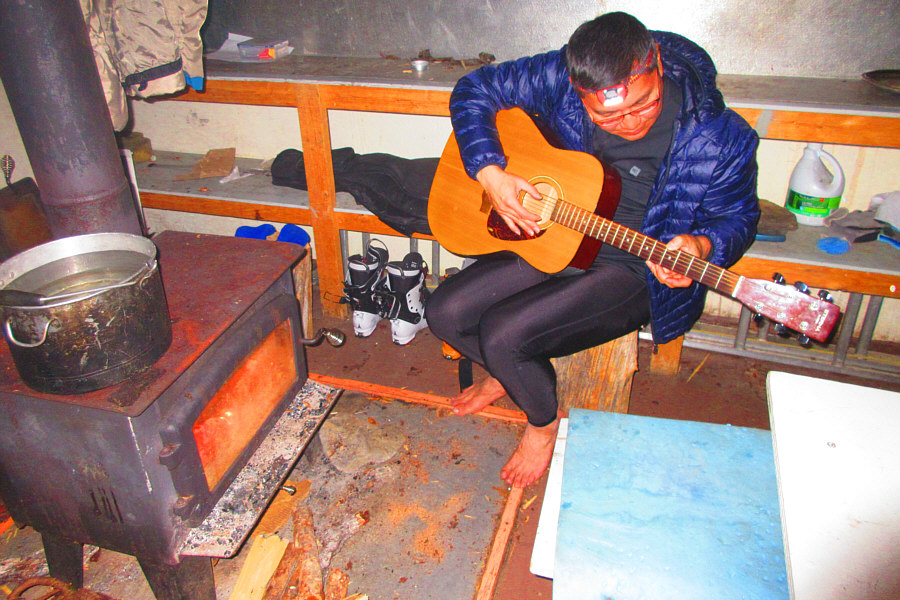 I even look like I know how to play the thing!