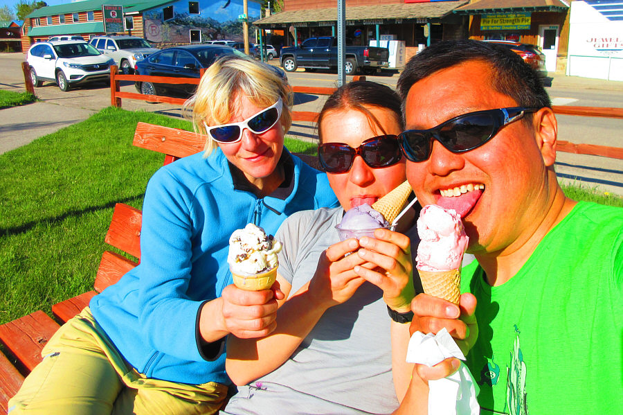 Unfortunately, my strawberry ice cream was a bit tasteless.