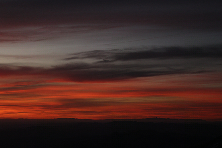 Red sky at night, sailors' delight. Red sky at morning, sailors take warning.