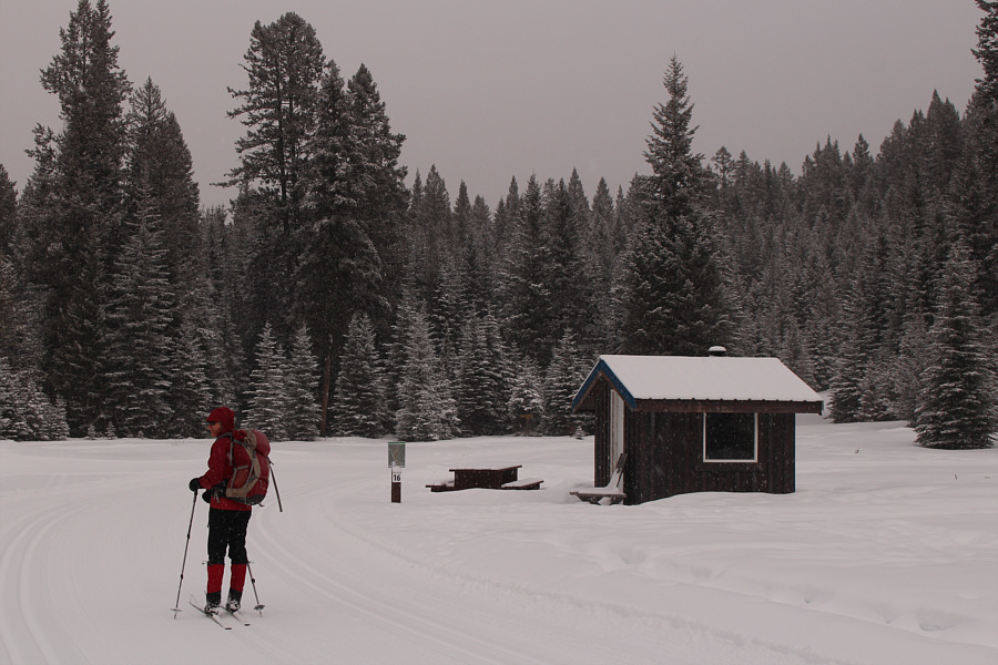 It's cozy but entirely superfluous as the day lodge is less than 2 km from here!