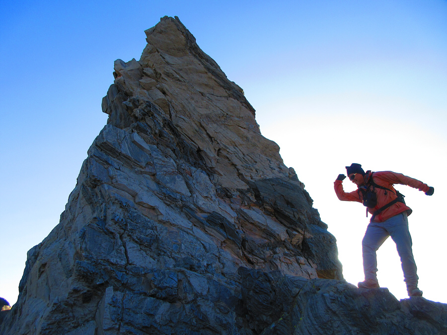 I thought about climbing it (it's definitely doable), but the risk of a fall without a rope was not worth it.