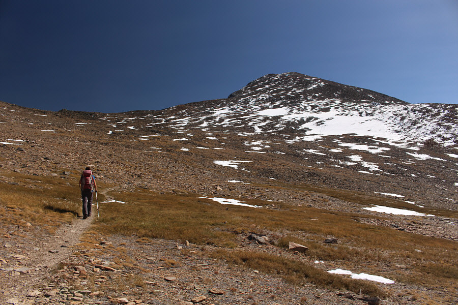 This would probably be a really nice ski ascent in the spring.