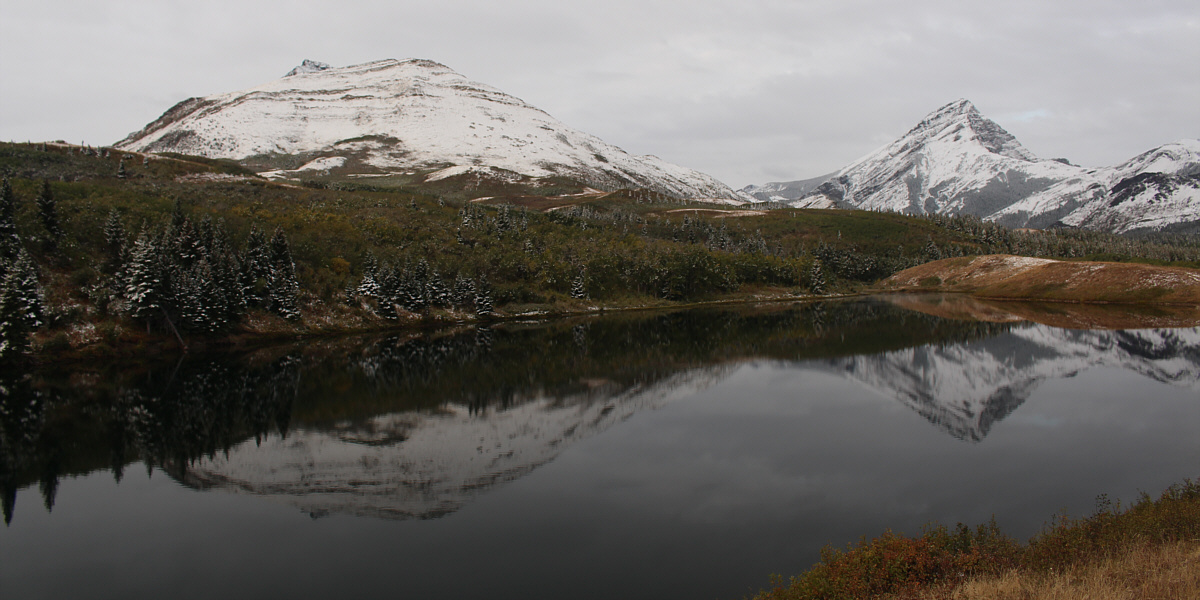 Best view of the day already, and we're not even at the trailhead yet!