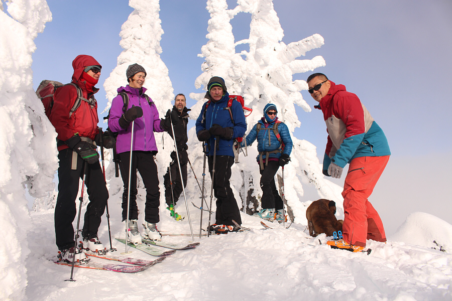 Ruthie, stop licking yourself during the group photo!